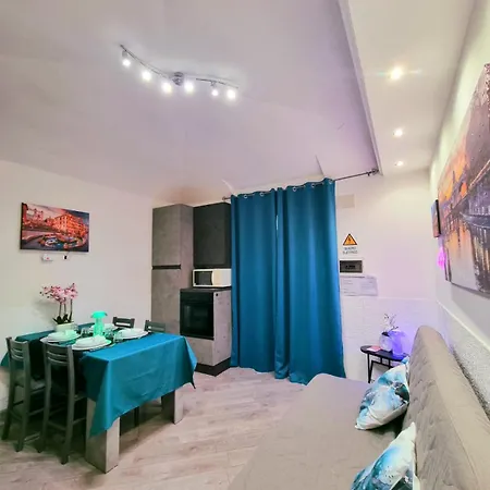 Cmhouselove Alessandrino Vicino Metro C Apartman